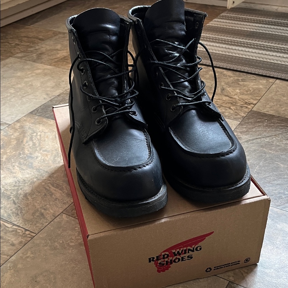 Red Wing Boots Classic Moc Heritage #8074 Men’s size 11 Black